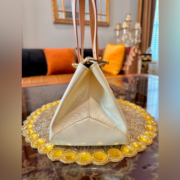 Authentic Louis Vuitton Rosewood Avenue Cream Vernis - Picture 8 of 13